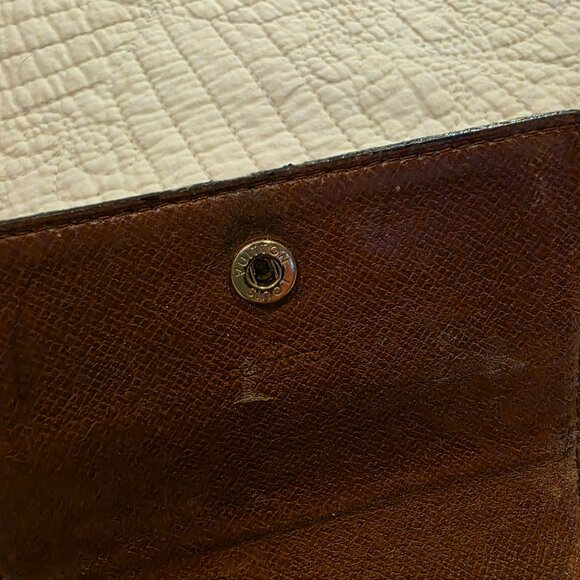 Louis Vuitton Credit Card Case - Picture 4 of 12